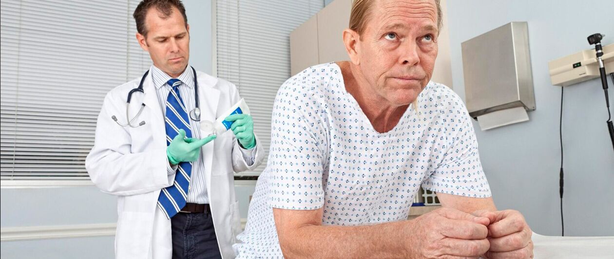 Patient atteint de prostatite dans un proctologue